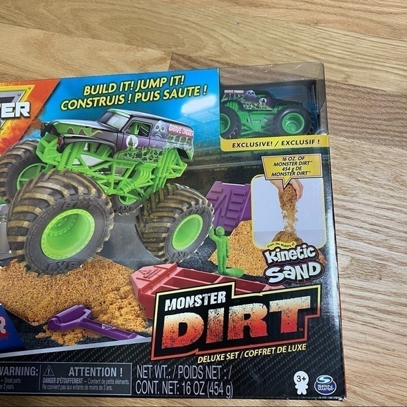 Monster Jam Kinetic Sand Grave Digger Deluxe Set NEW Kids Toy Car Play Set - Picture 4 of 7